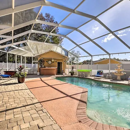 Cozy Home In Heart Of Tampa With Lanai And Pool!